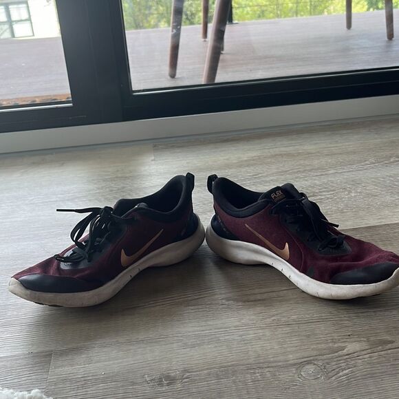 Maroon and Gold Nike Flex Experience 8 - Picture 4 of 5